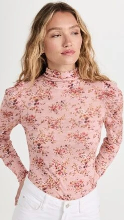 LoveShackFancy Vienna Turtleneck -LoveShackFancy Shop lshac310561e3ae 1660838078111 2 0. UX357 QL90